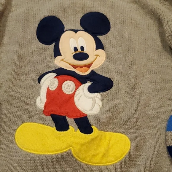 Disney store adorable Mickey Mouse crew sweater excellent 7/8 - Picture 2 of 8